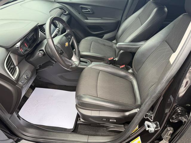Used 2020 Chevrolet Trax LT w/ LT Convenience Package FWD image 10