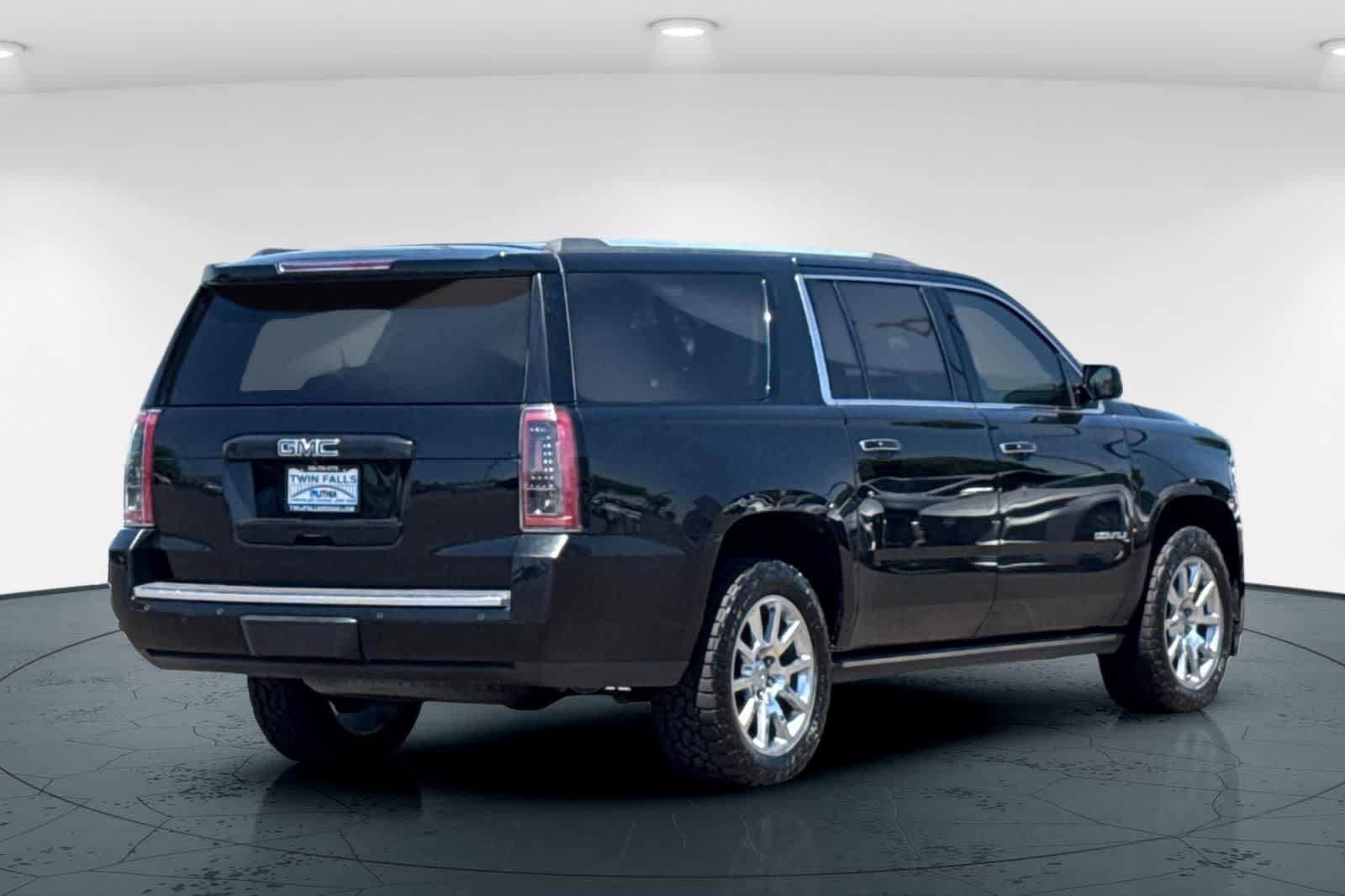 Used 2017 GMC Yukon XL Denali w/ Open Road Package AWD/4WD image 2