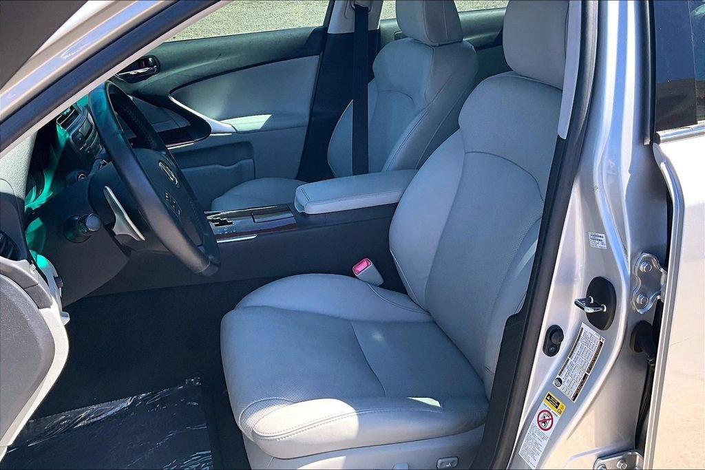 Used 2008 Lexus IS 250 RWD image 9