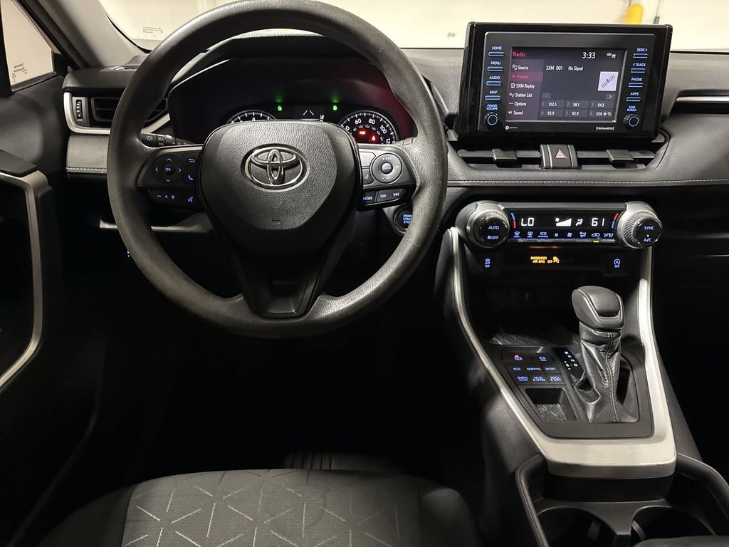 Used 2020 Toyota RAV4 XLE AWD/4WD image 11