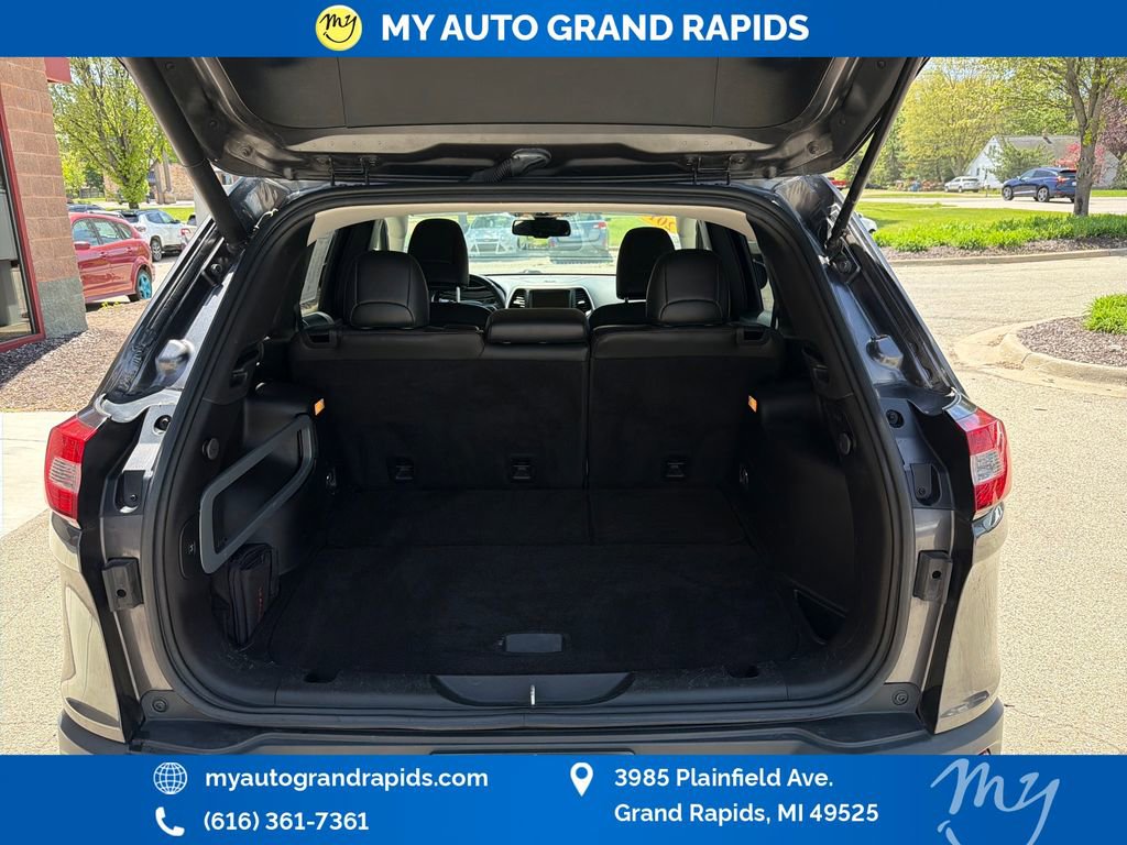 Used 2015 Jeep Cherokee Trailhawk w/ Comfort/Convenience Group AWD/4WD image 28