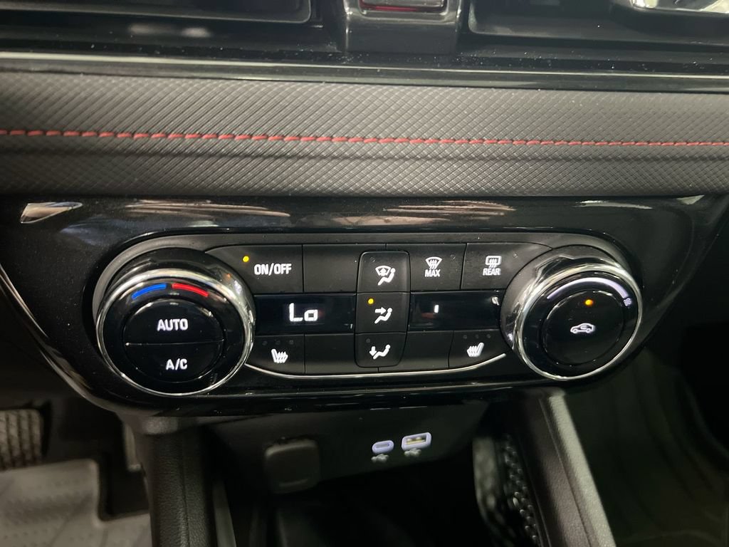 Used 2025 Chevrolet TrailBlazer RS w/ Convenience Package AWD/4WD image 16