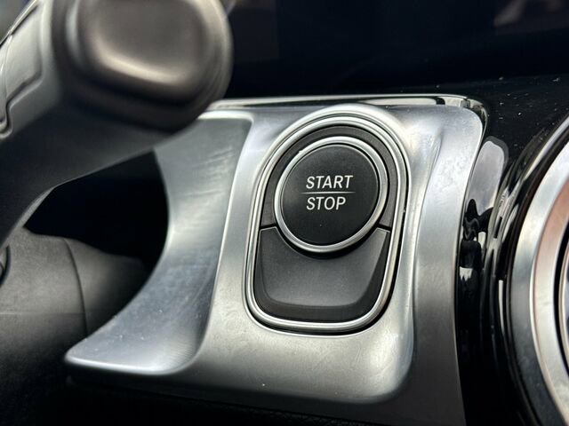 Used 2022 Mercedes-Benz EQB 300 4MATIC w/ Exclusive Package image 27