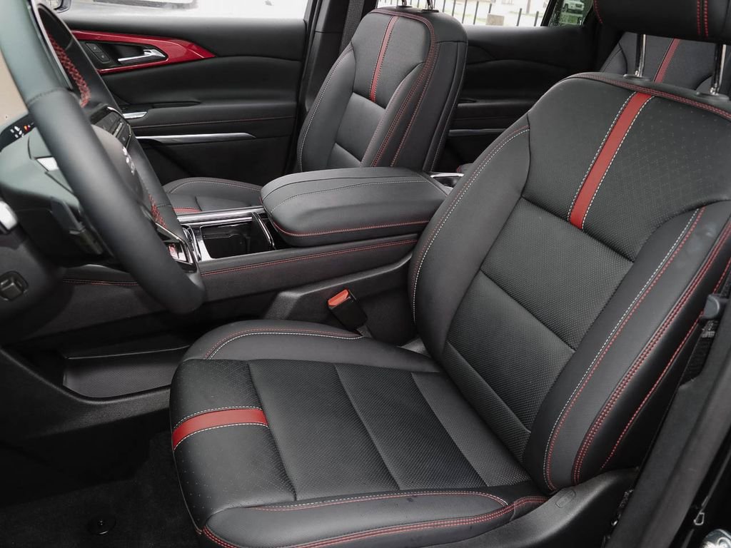 Used 2024 Chevrolet Traverse RS image 23