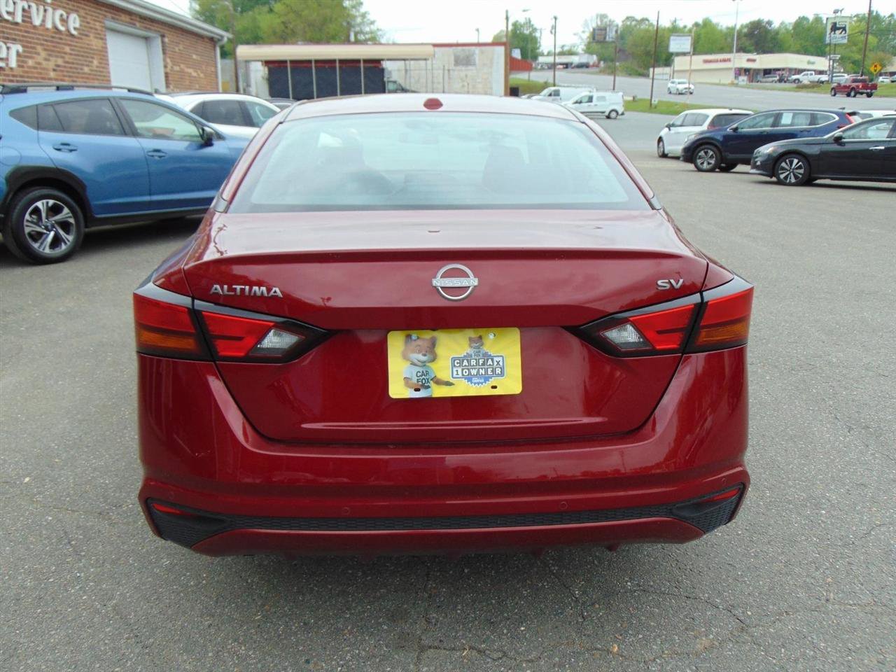 Used 2024 Nissan Altima 2.5 SV FWD image 6