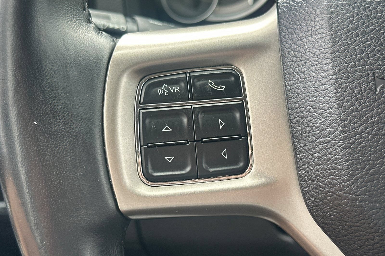 Used 2014 RAM 1500 Laramie w/ Convenience Group AWD/4WD image 26