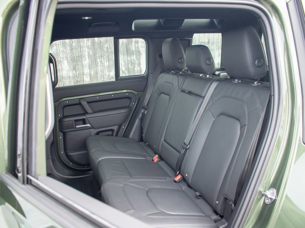 New 2026 Land Rover Defender 110 X-Dynamic SE image 23