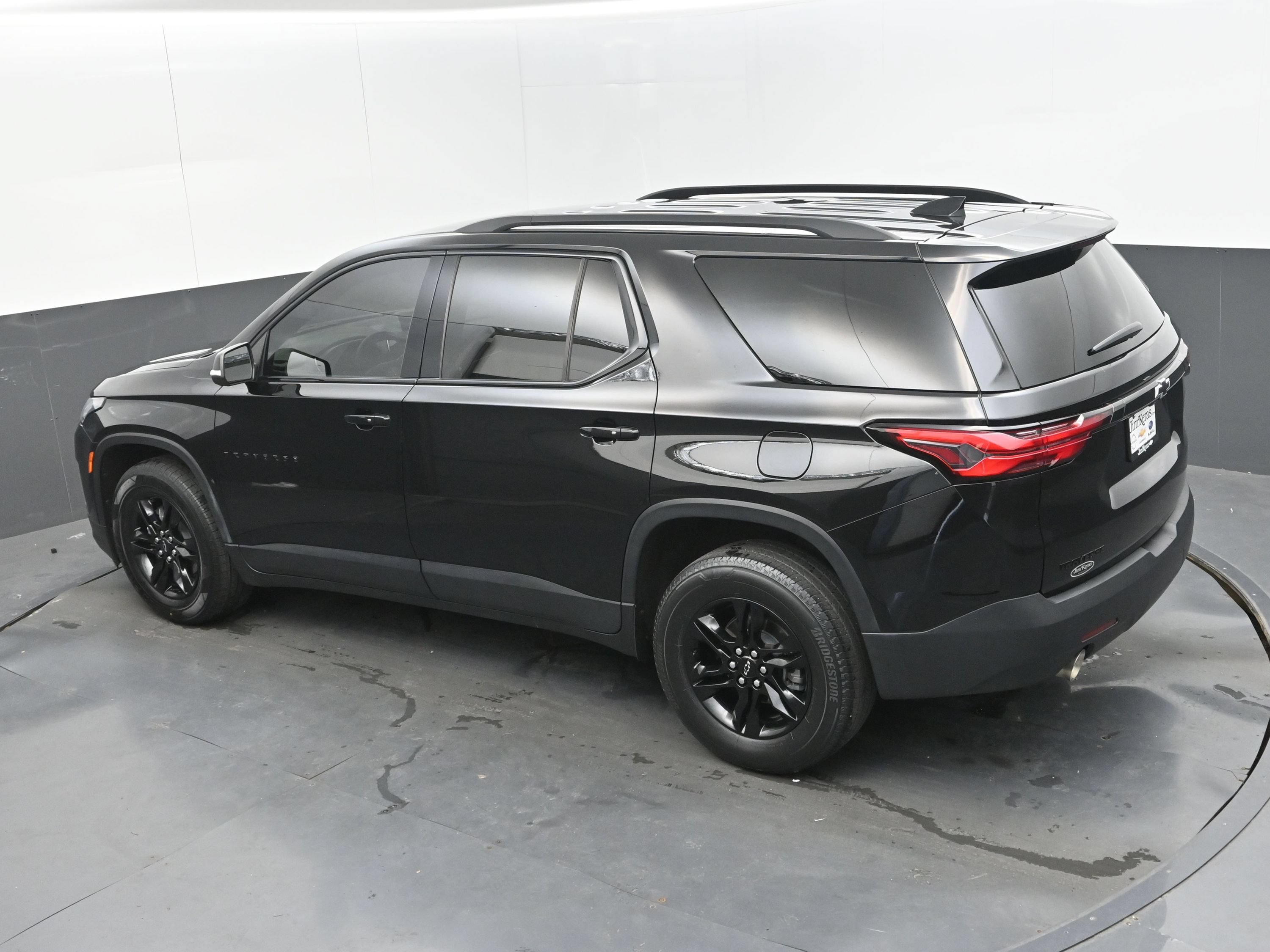 Used 2023 Chevrolet Traverse LT FWD image 41
