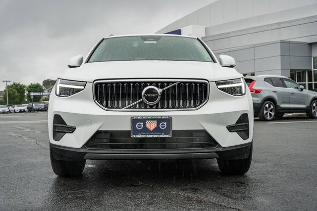 Certified 2025 Volvo XC40 B5 Core w/ Protection Package Premier image 3