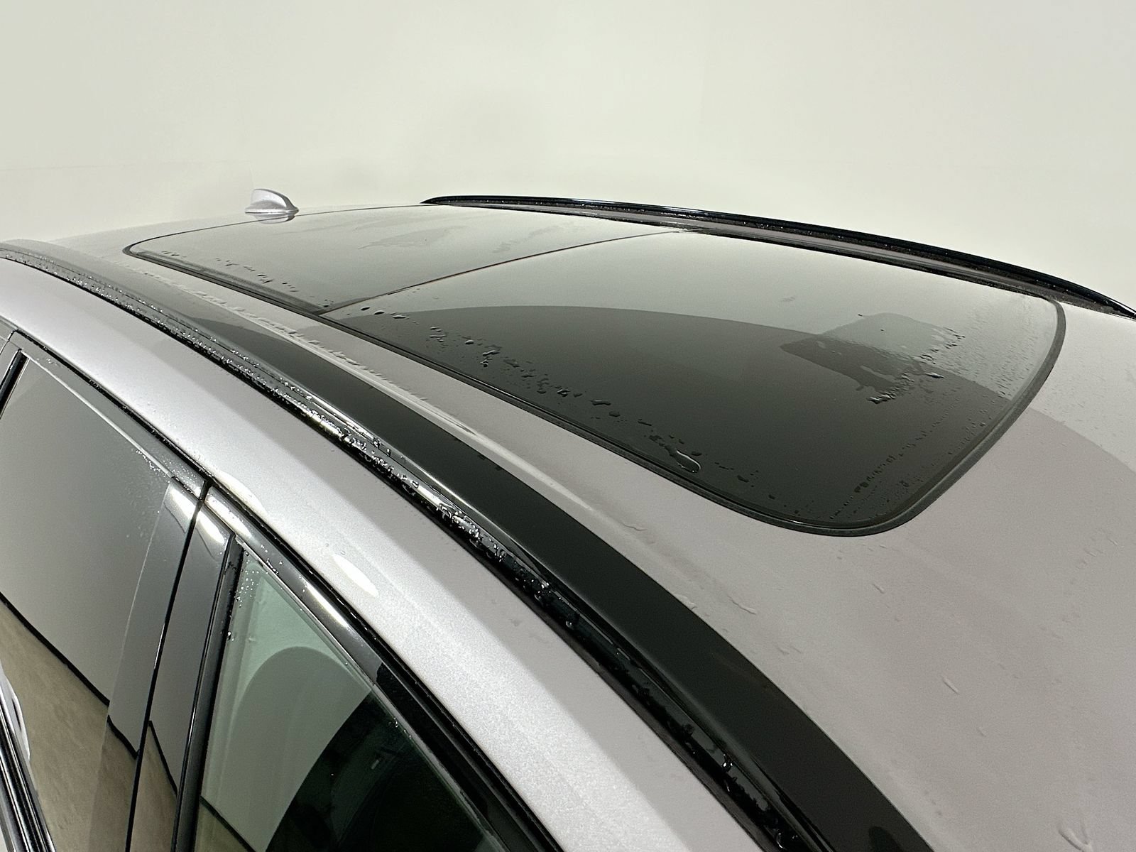 New 2026 Volvo XC60 B5 Plus w/ Protection Package Premier AWD/4WD image 11