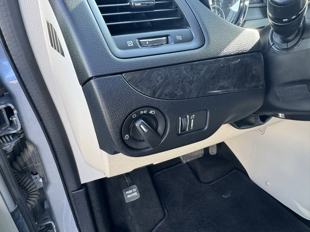 Used 2018 Dodge Grand Caravan SE w/ UConnect Hands-Free Group image 15