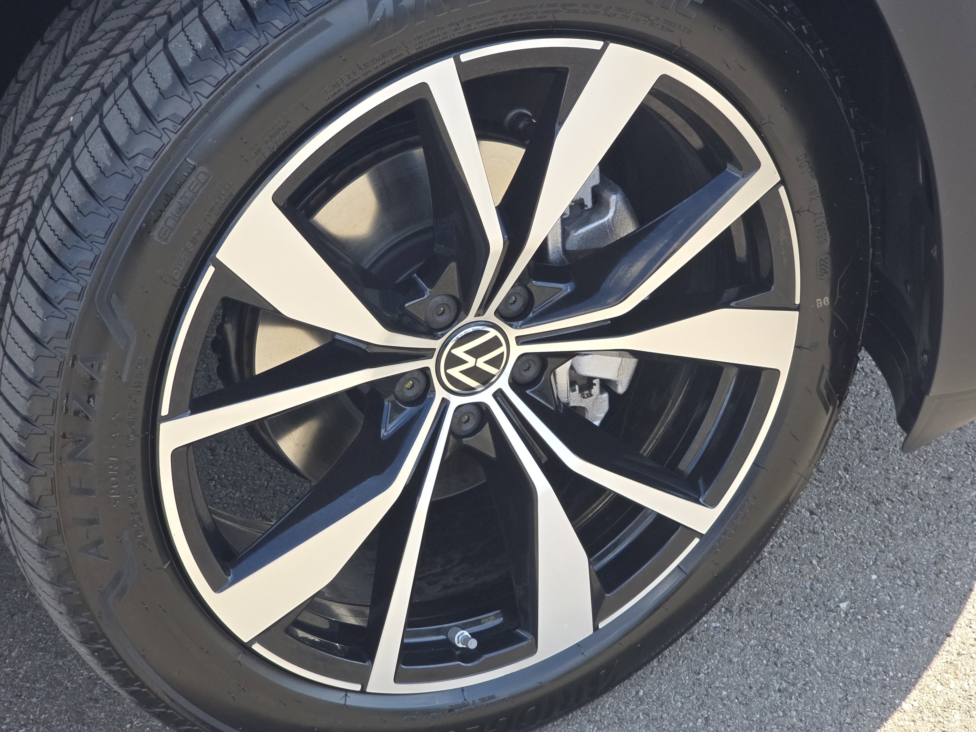 New 2026 Volkswagen Atlas SEL Premium R-Line image 16