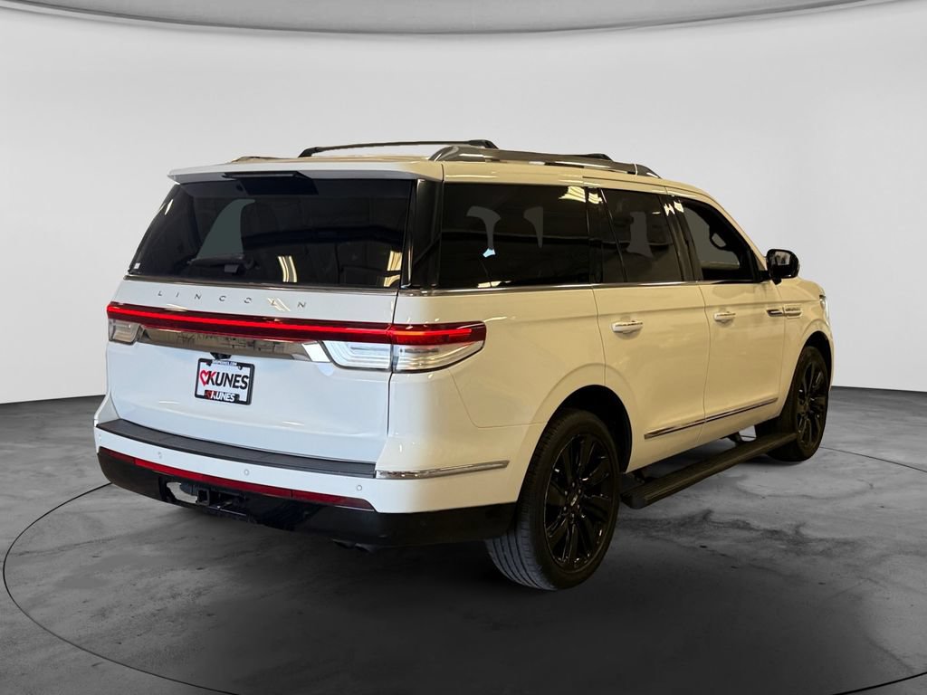 Used 2023 Lincoln Navigator Reserve AWD/4WD image 9