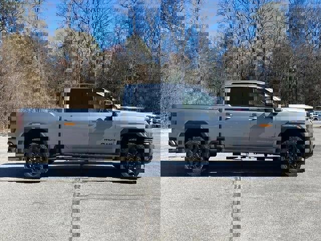 New 2026 GMC Sierra 2500 AT4 w/ AT4 Premium Plus Package image 2