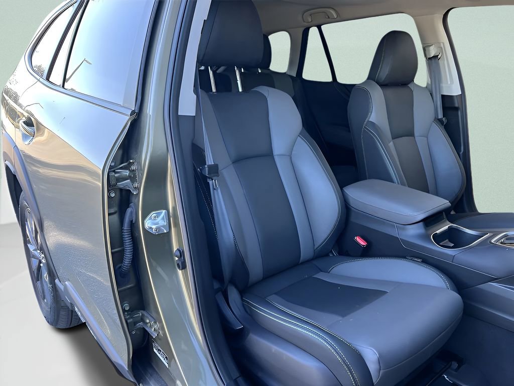 Used 2025 Subaru Outback Onyx Edition image 24