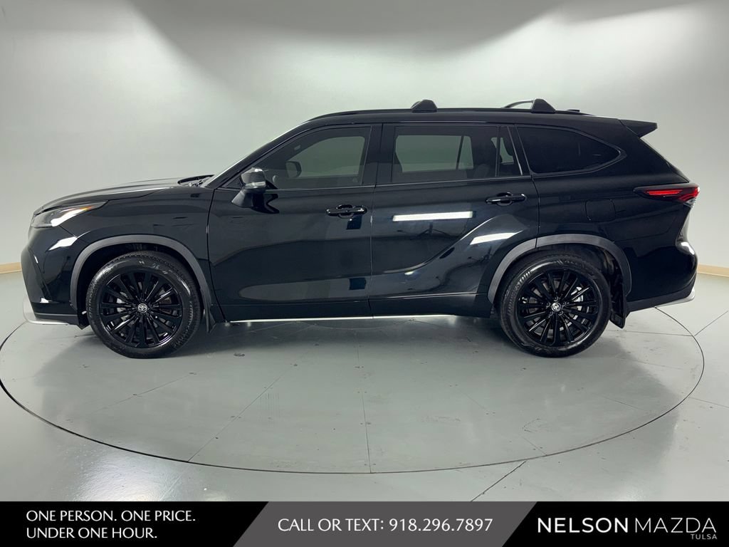 Used 2024 Toyota Highlander XSE FWD image 9