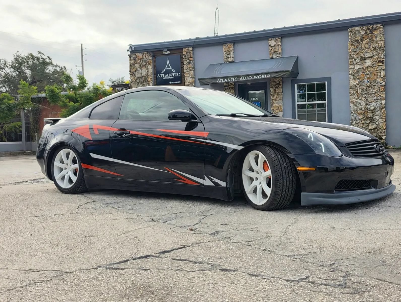 Used 2004 INFINITI G35 Coupe w/ Premium Pkg RWD image 2