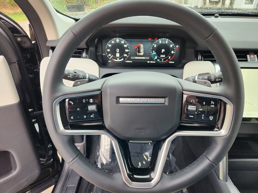 Used 2025 Land Rover Discovery Sport S image 20