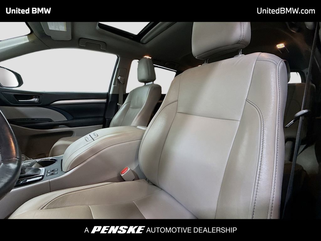 Used 2017 Toyota Highlander XLE image 5