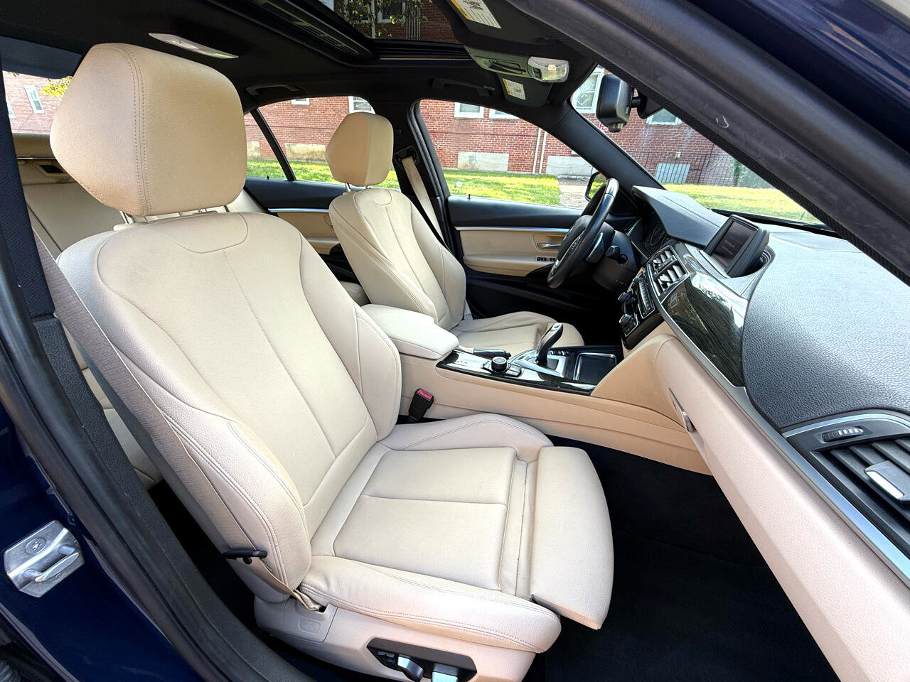 Used 2018 BMW 330e image 22