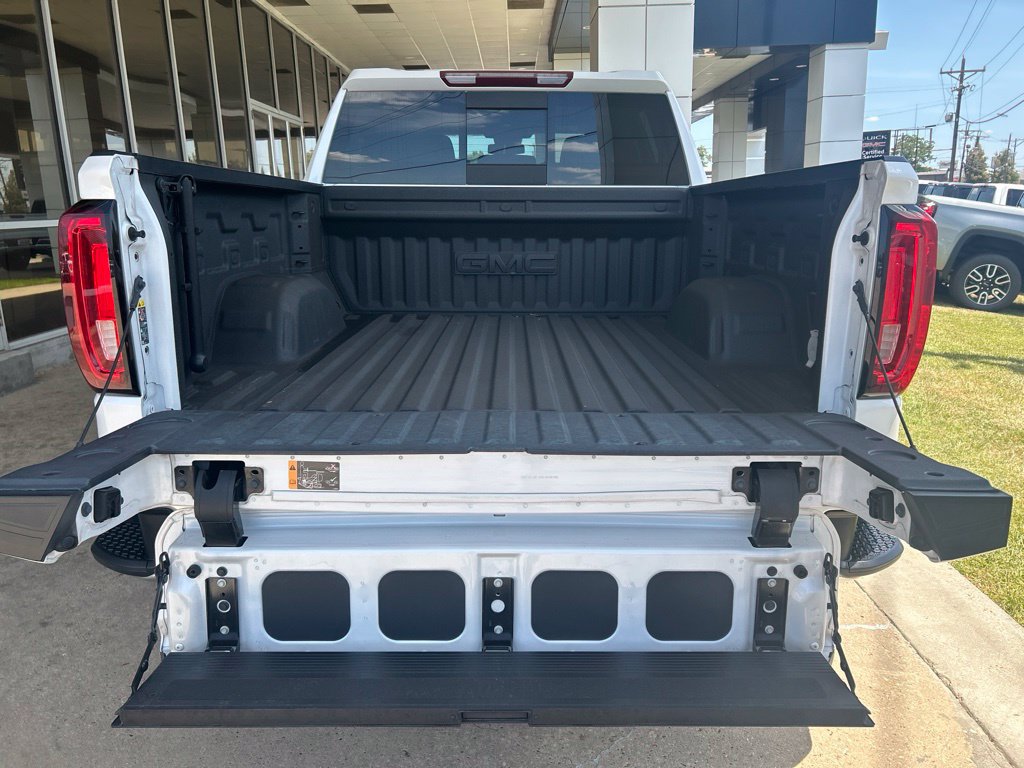 Used 2024 GMC Sierra 1500 SLT w/ SLT Premium Plus Package AWD/4WD image 12