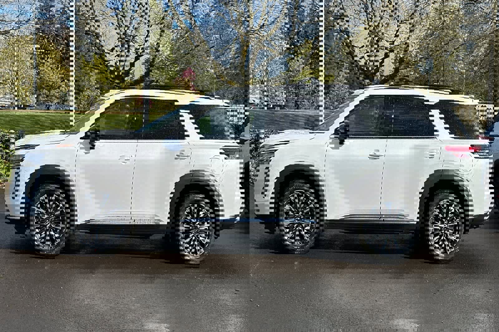 New 2026 Nissan Pathfinder Platinum image 5