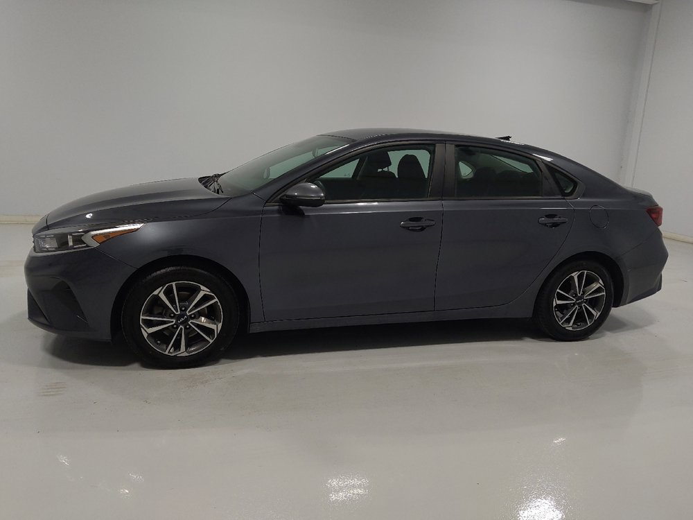 Used 2023 Kia Forte LXS w/ LXS Technology Package FWD image 2