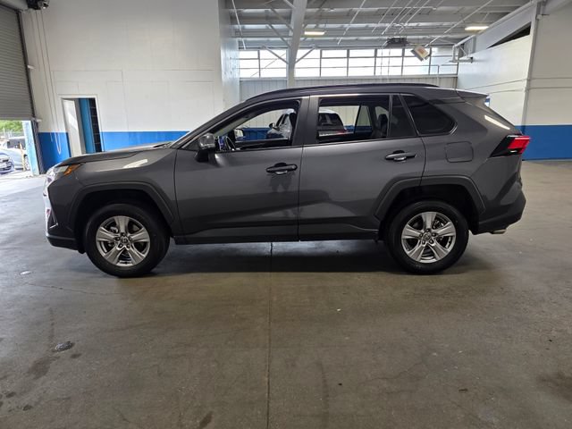 Used 2025 Toyota RAV4 XLE AWD/4WD image 6