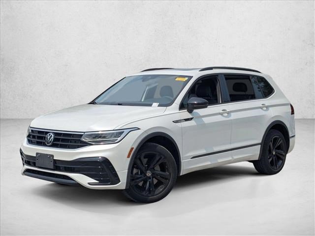 Used 2024 Volkswagen Tiguan SE R-Line