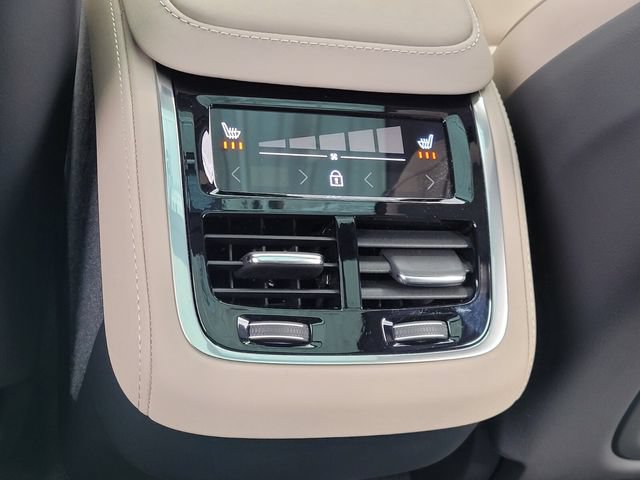 New 2026 Volvo XC90 B6 Core w/ Protection Package AWD/4WD image 15