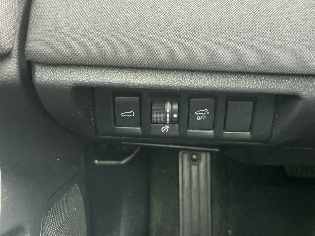 Used 2023 Subaru Outback Premium AWD/4WD image 17