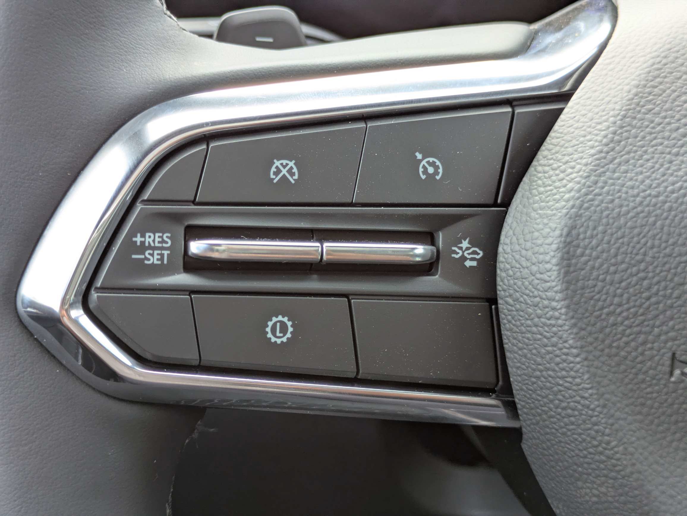 New 2027 Chevrolet Equinox LT w/ Convenience Package II FWD image 16
