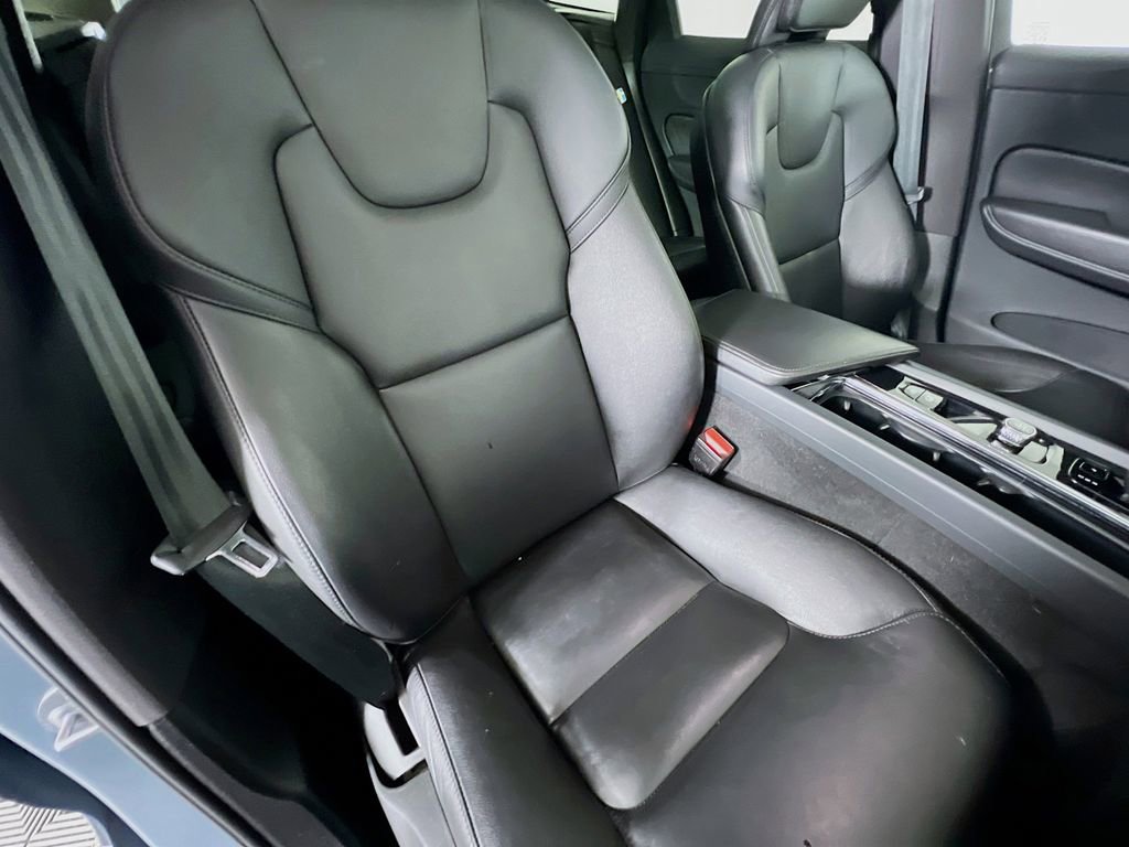 Used 2023 Volvo XC60 B5 Core AWD/4WD image 28