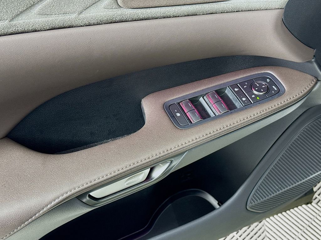 Used 2025 Lexus RX 350 w/ Convenience Package image 18