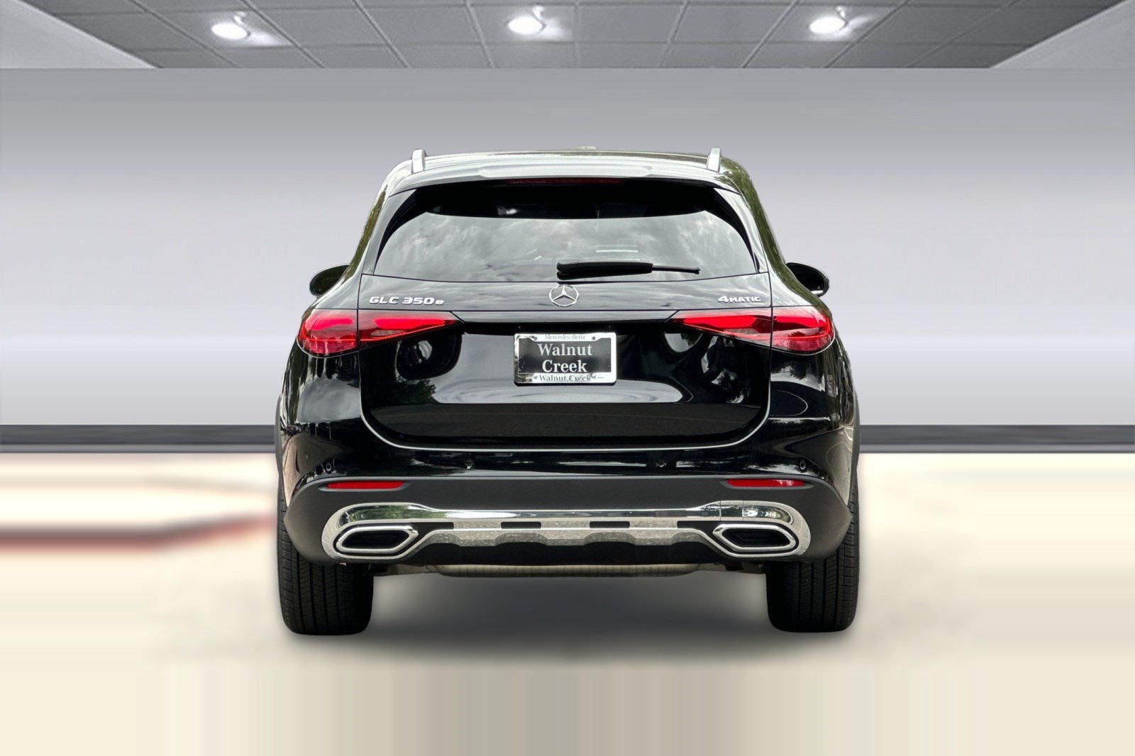 Used 2025 Mercedes-Benz GLC 350e 4MATIC image 10