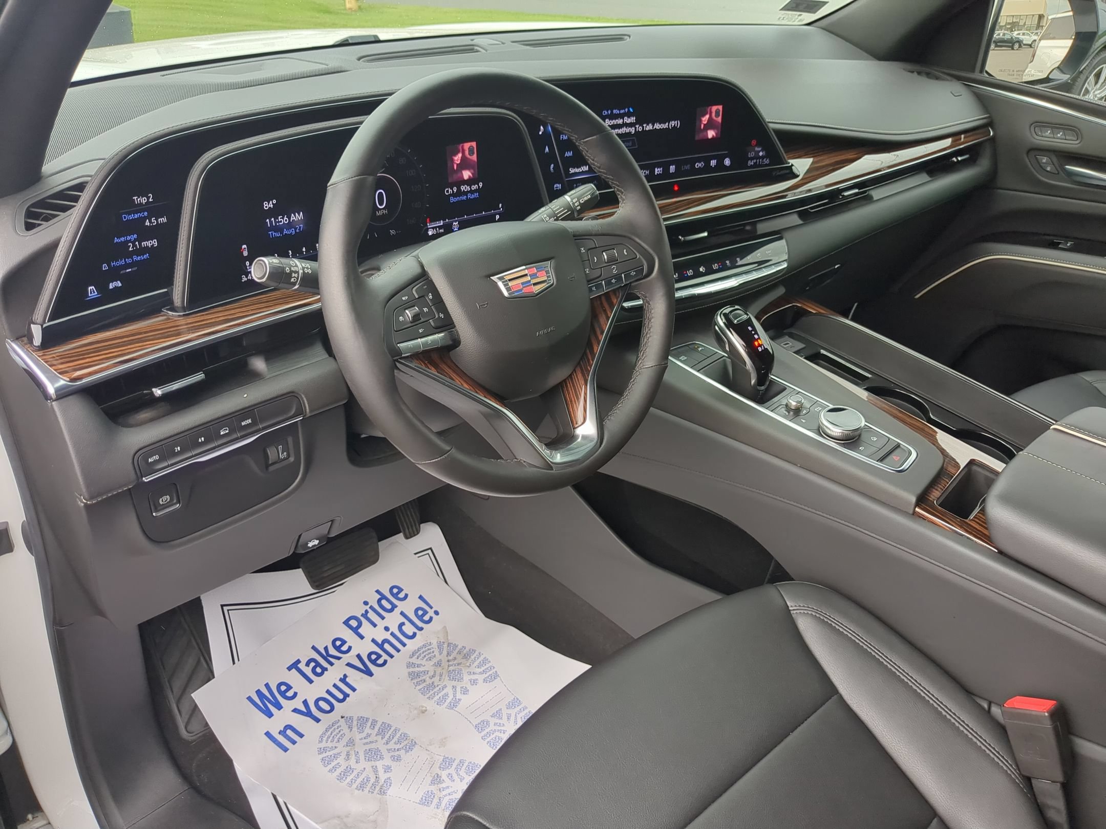 Certified 2022 Cadillac Escalade Luxury AWD/4WD image 9