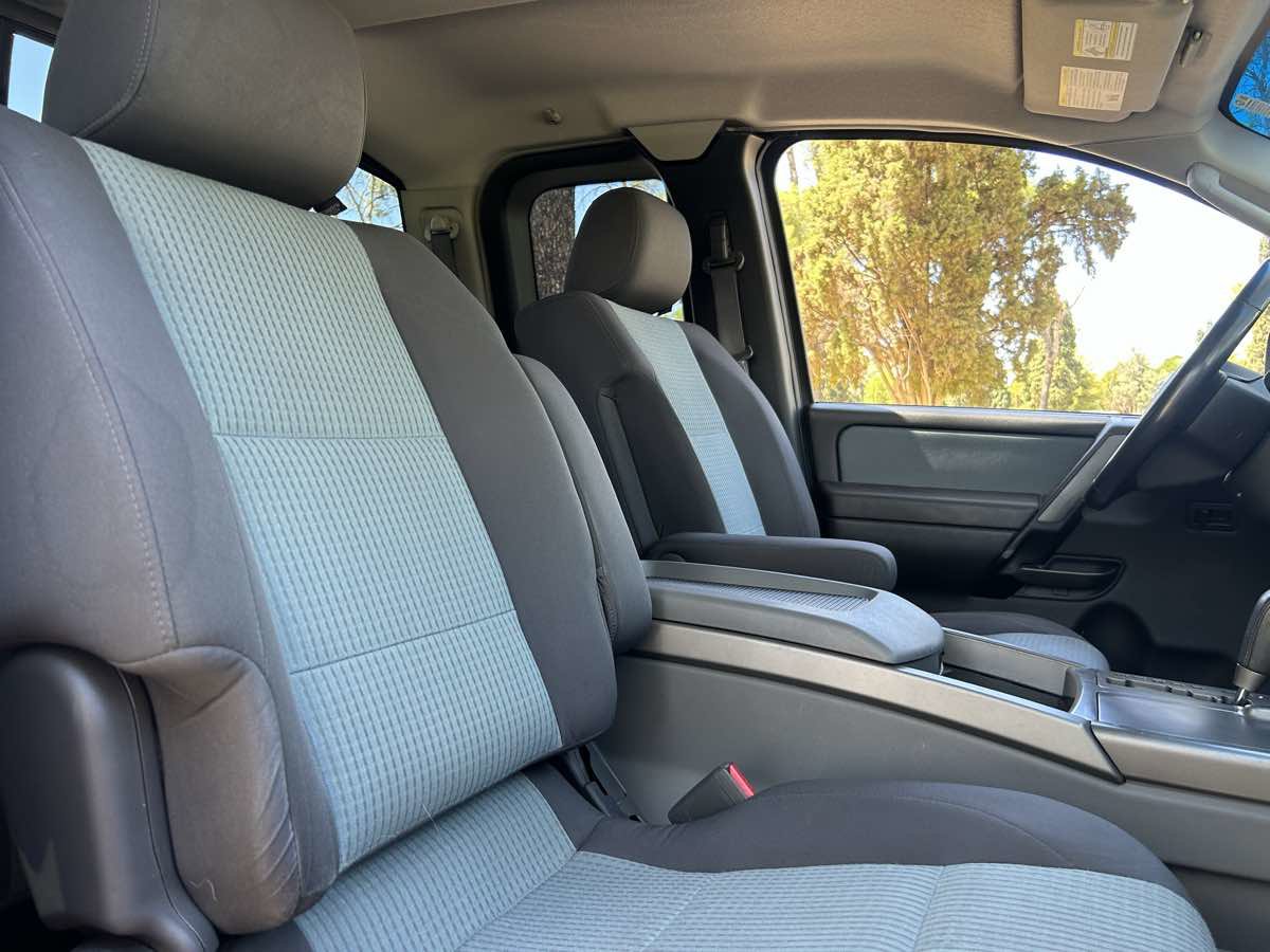 Used 2005 Nissan Titan SE image 22