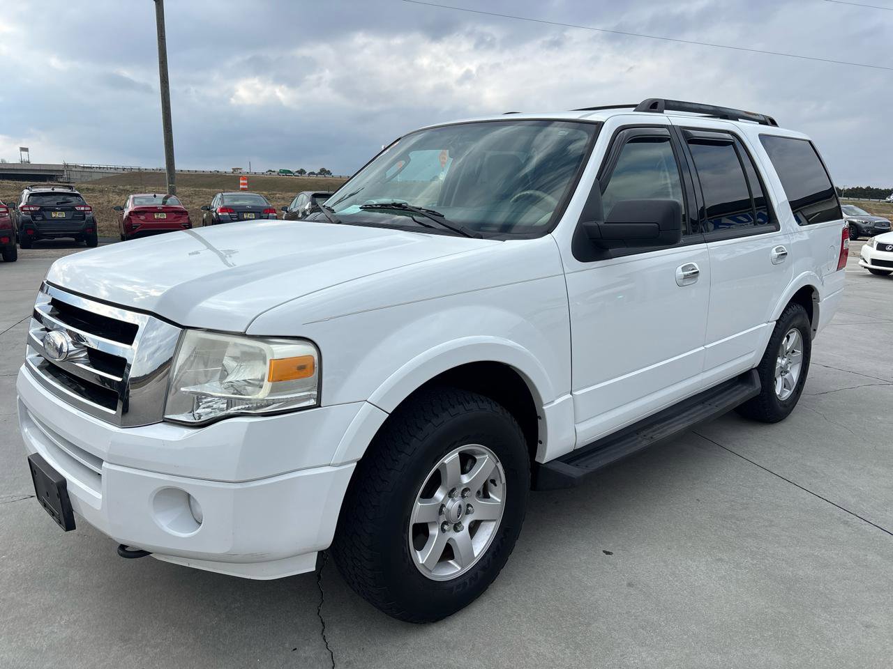 Used 2010 Ford Expedition XLT image 8