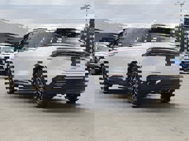 New 2026 Lincoln Nautilus Premier image 6