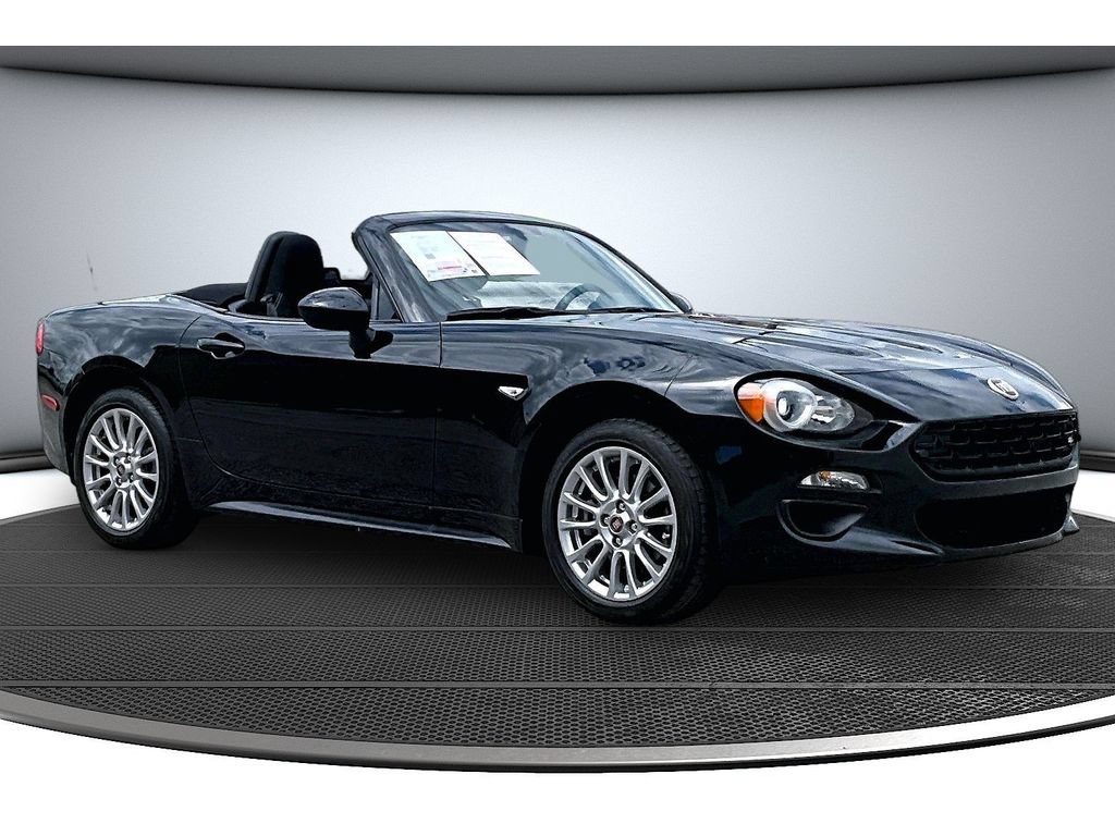 Used 2017 FIAT 124 Spider Classica RWD image 13