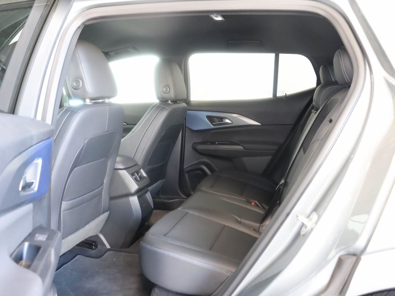Used 2024 Chevrolet Equinox EV LT w/ LPO, Active Package FWD image 15