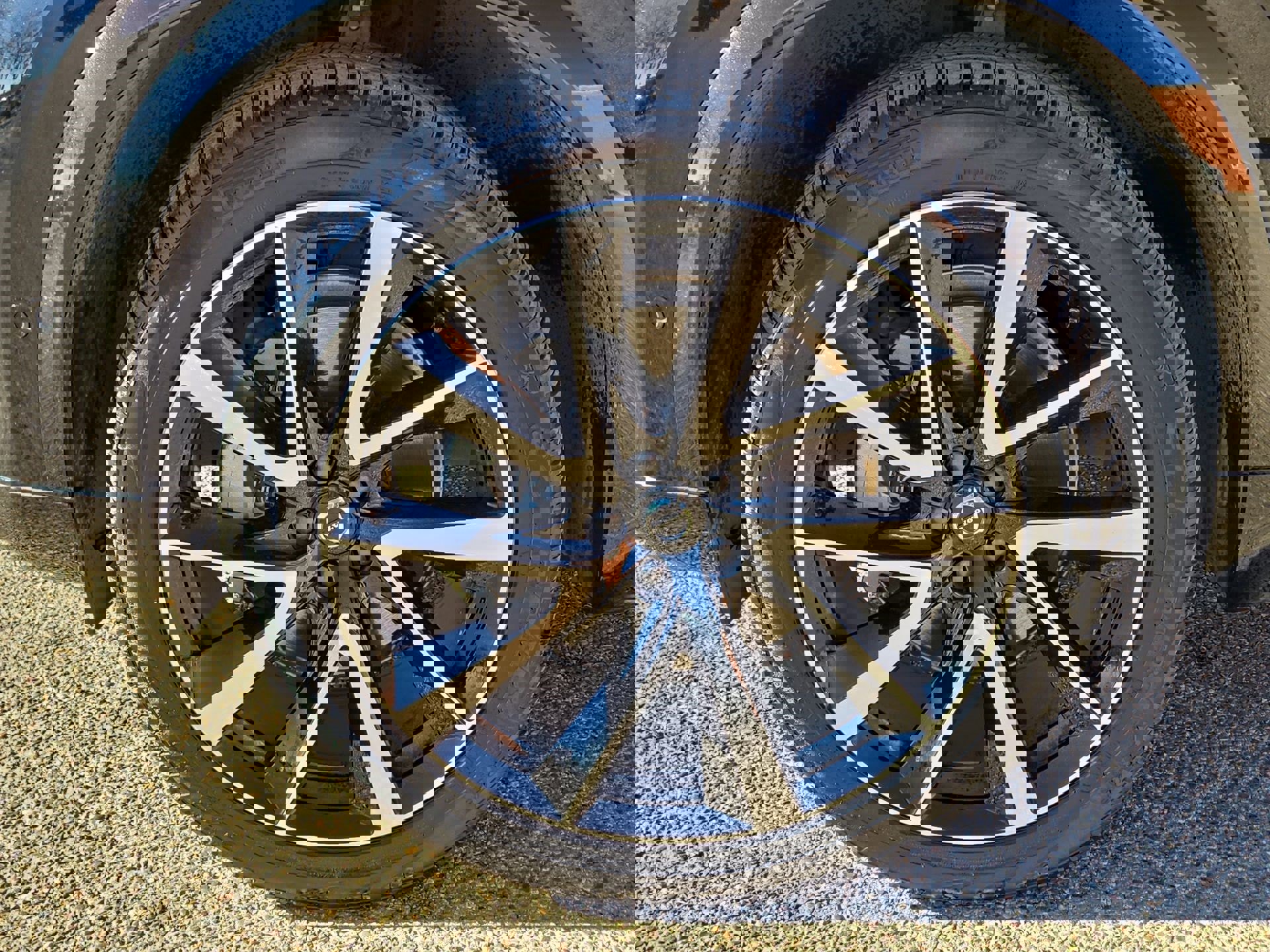 Used 2025 Volvo XC90 B5 Plus w/ Protection Package Premier image 11