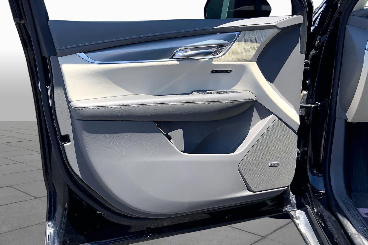 Used 2017 Cadillac XT5 Premium Luxury FWD image 22