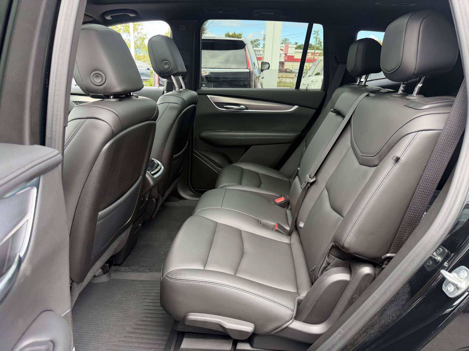 Certified 2024 Cadillac XT6 Luxury w/ LPO, Floor Liner Package AWD/4WD image 13
