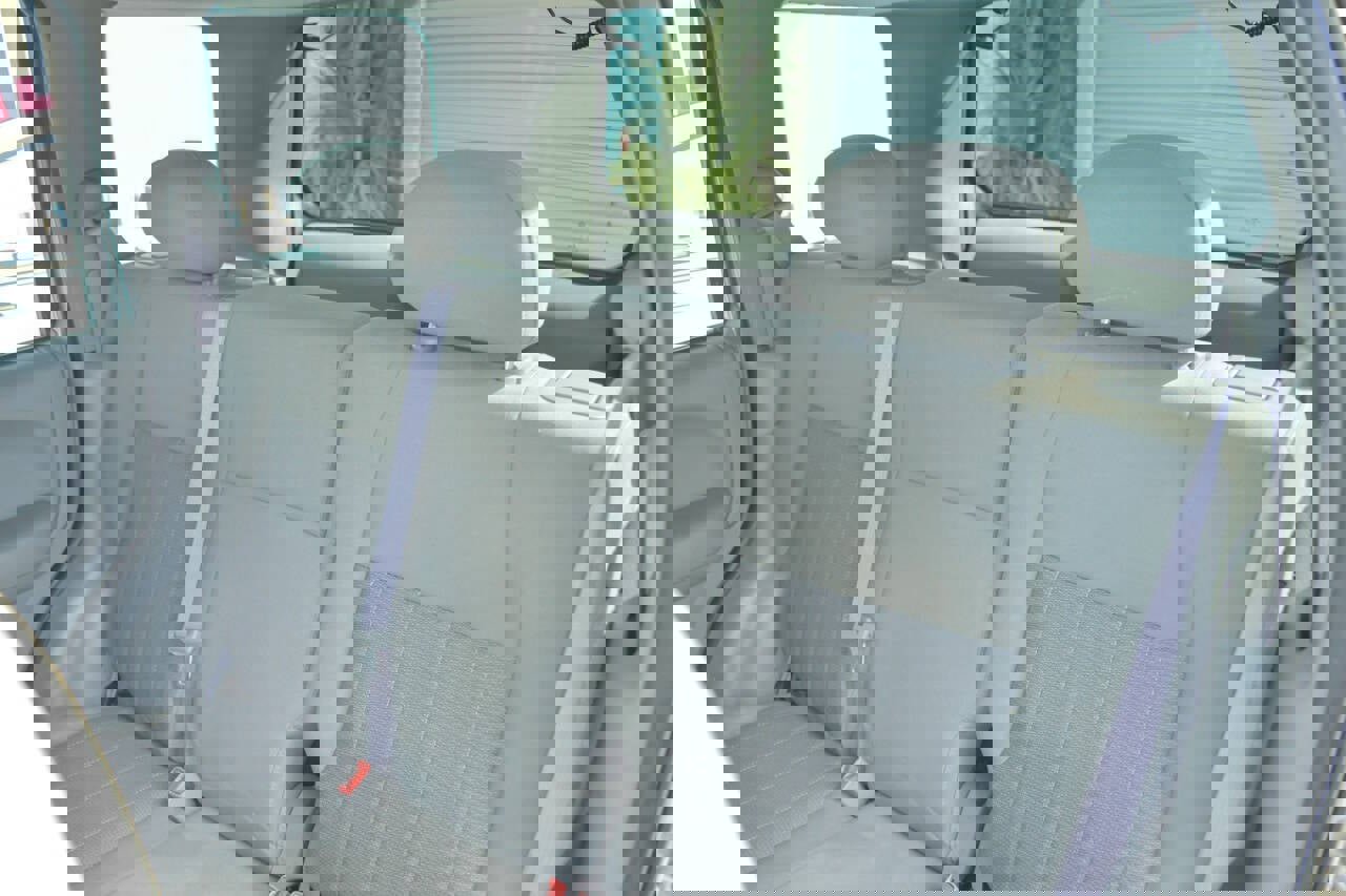 Used 2005 Jeep Liberty Limited image 16