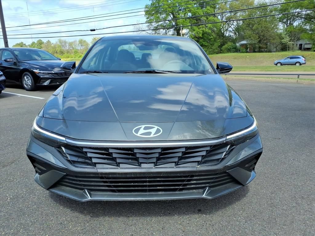 New 2026 Hyundai Elantra Sport FWD image 21