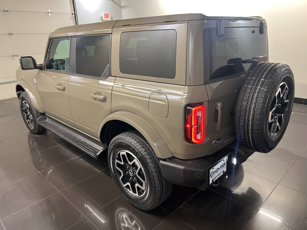 New 2025 Ford Bronco Outer Banks image 4