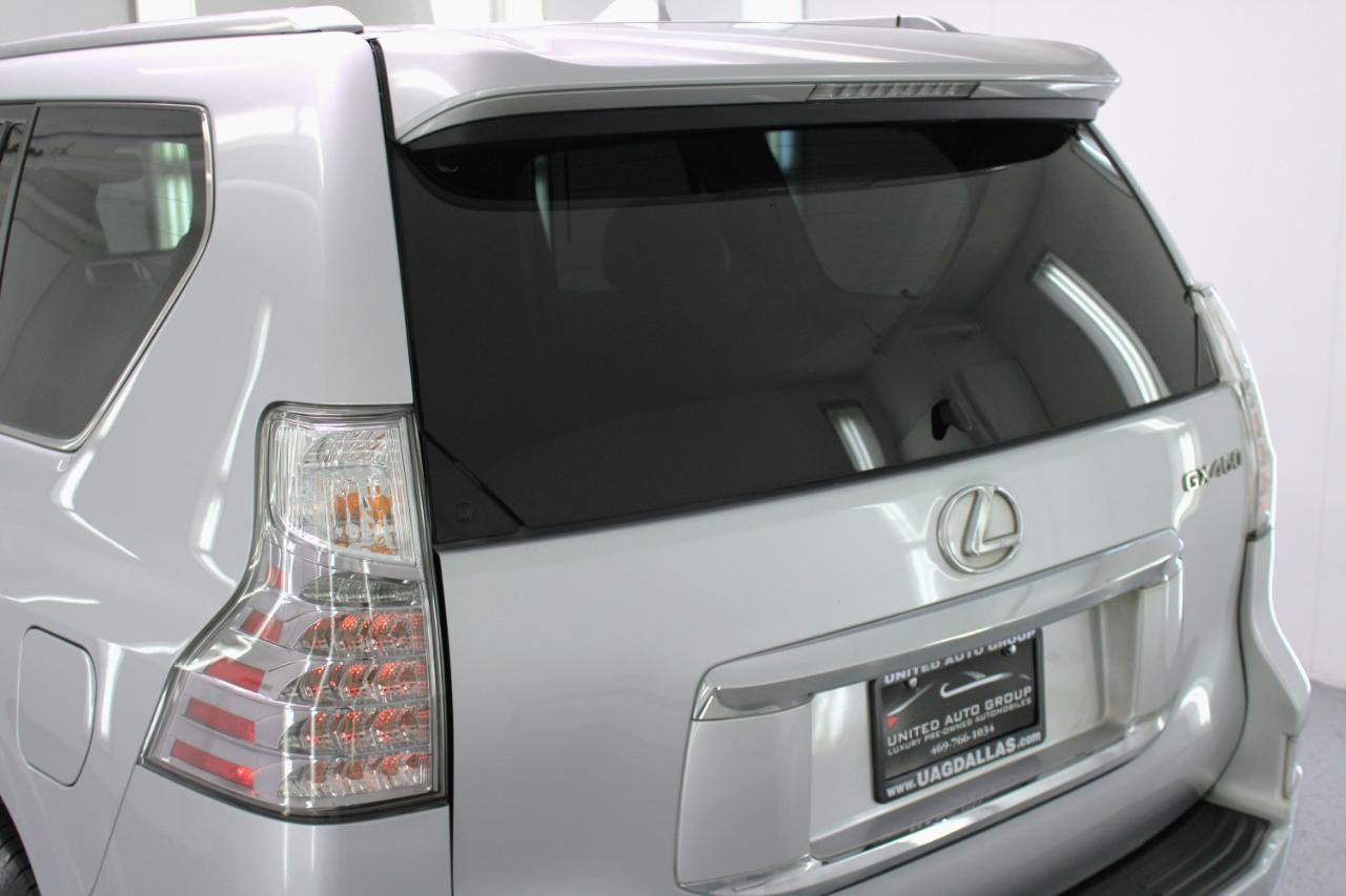 Used 2018 Lexus GX 460 Luxury w/ Preferred Accessory Package image 19