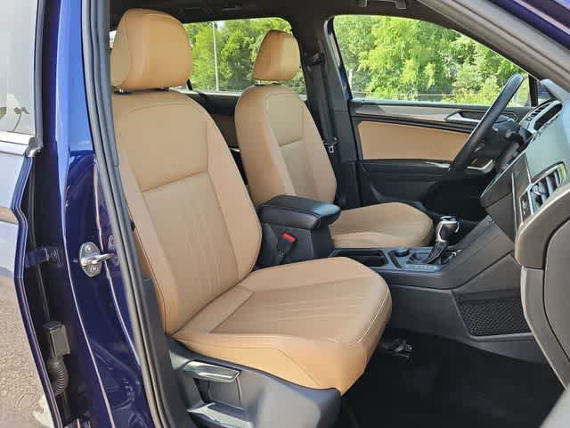 Used 2022 Volkswagen Tiguan SE w/ Panoramic Sunroof Package AWD/4WD image 19