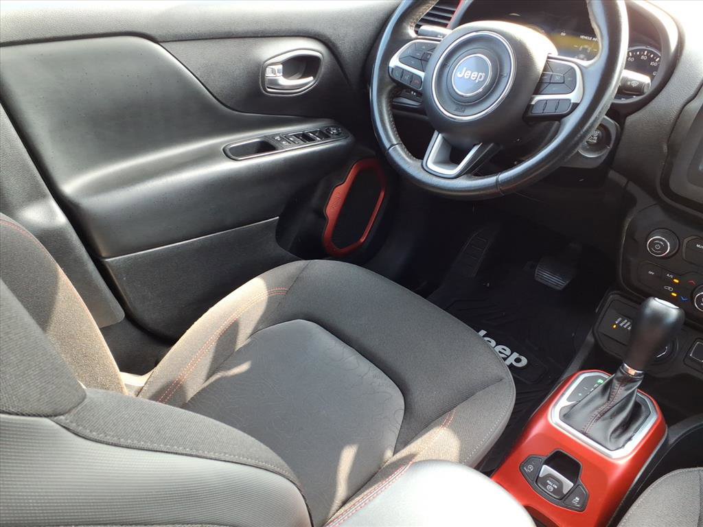 Used 2019 Jeep Renegade Trailhawk w/ Trailer Tow Group image 16